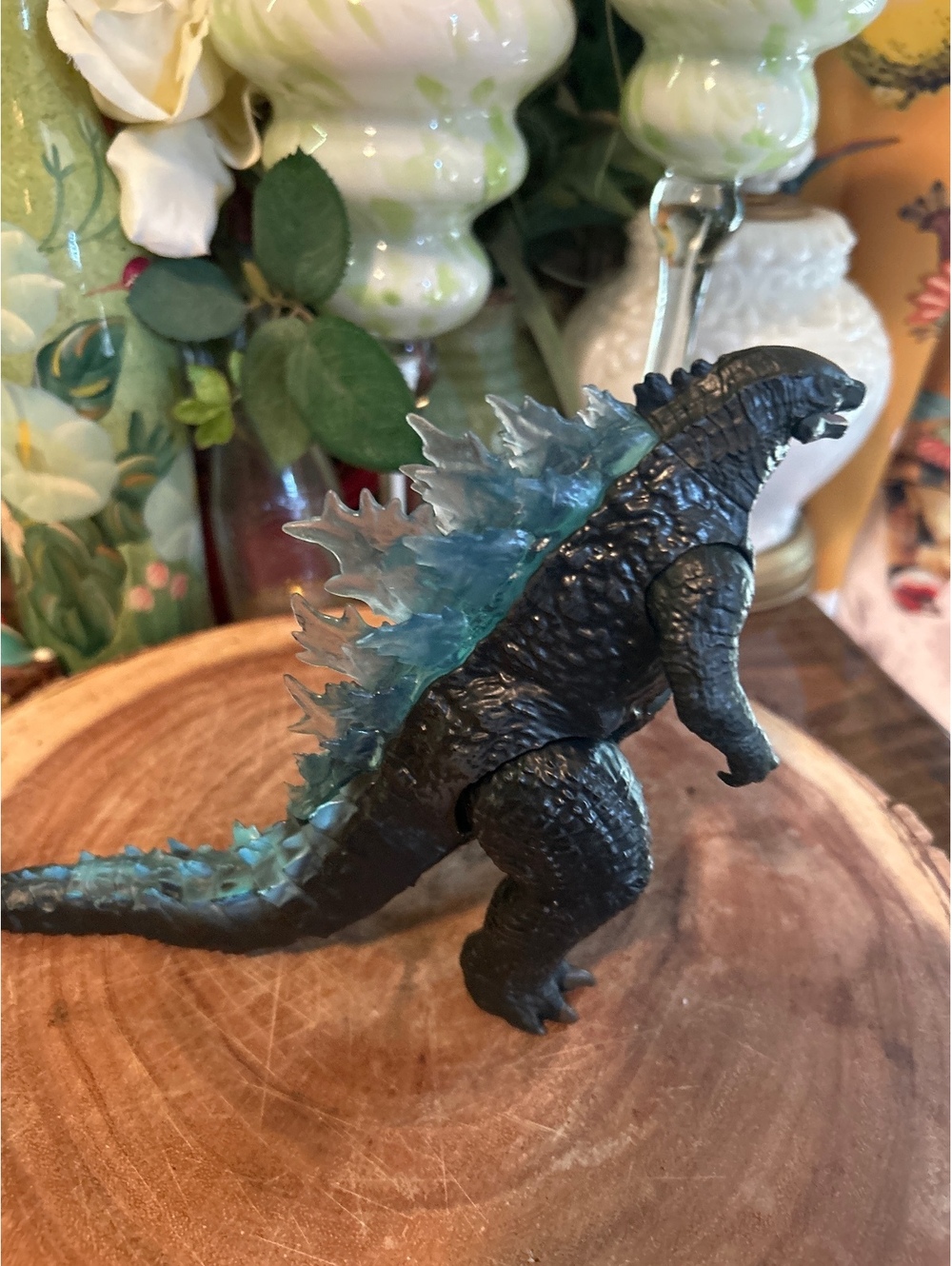 Godzilla Figure Toho Playmates Action Figure 2020 6" Tall 11" Long - Picture 3 of 4